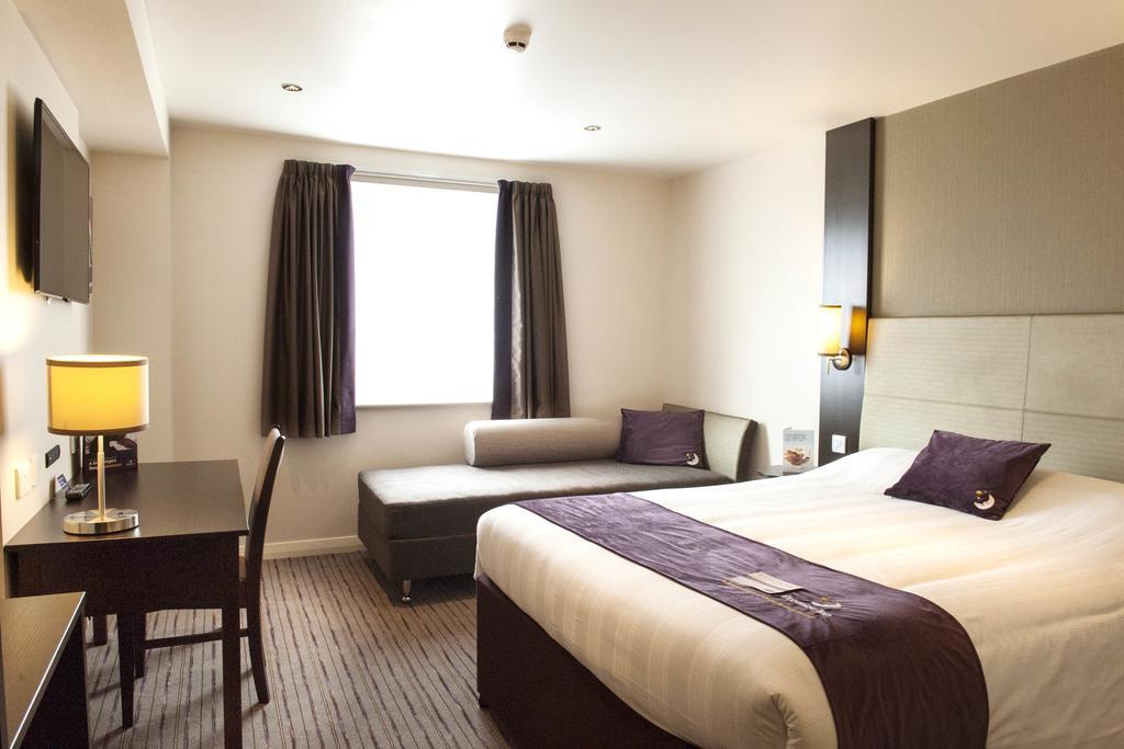 Premier Inn Inverness East Exteriör bild