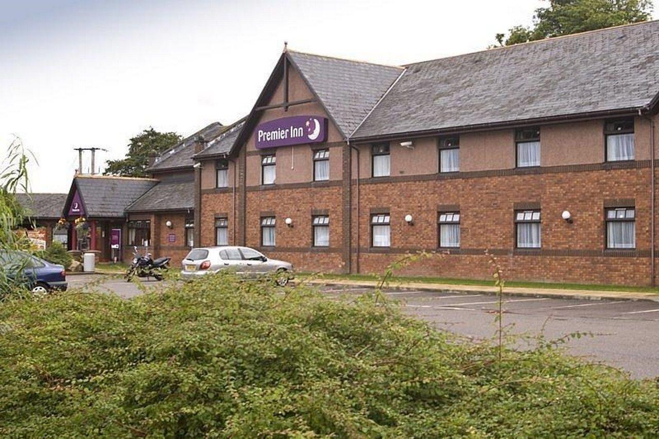 Premier Inn Inverness East Exteriör bild