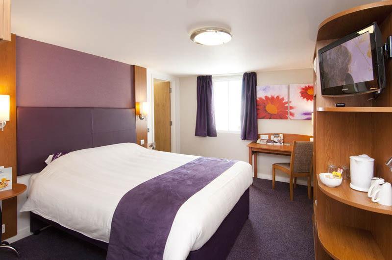 Premier Inn Inverness East Exteriör bild