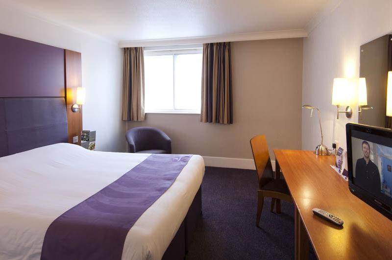 Premier Inn Inverness East Exteriör bild